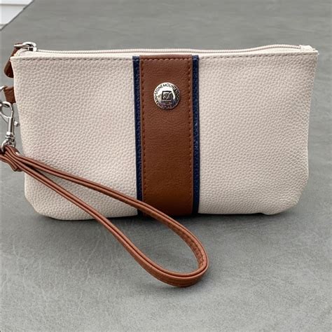 Stone Mountain Large Pebbled Leather Wristlet Gem