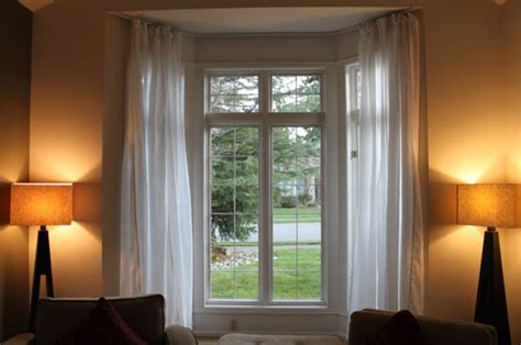 Using A Flexible Curtain Track For Your Bay Window