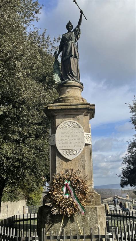 Monumento Ai Caduti Nelle Guerre Mondiali Di Manziana Rm Pietre