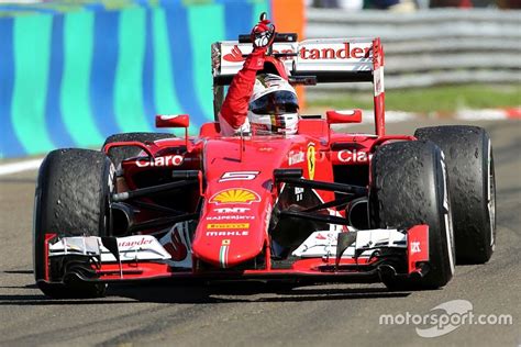 F1 tarihinde bugün Vettel Ferrari ile Macaristan da kazanıyor