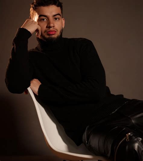 Michael Magno Live Sex Cam From Slutroulette