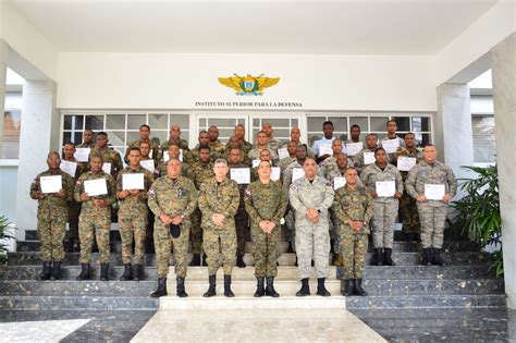 Gradúan 32 militares en Curso Especializado Reentrenamiento Militar en