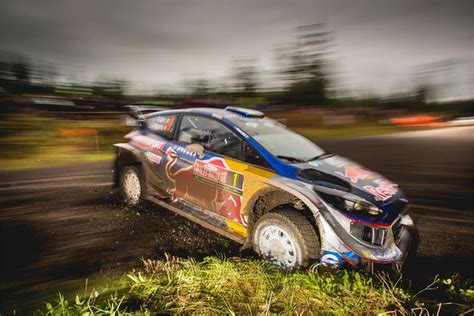 Rallye De Grande Bretagne Ogier Champion Du Monde Evans Vainqueur