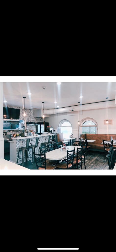 Charlies Restaurant