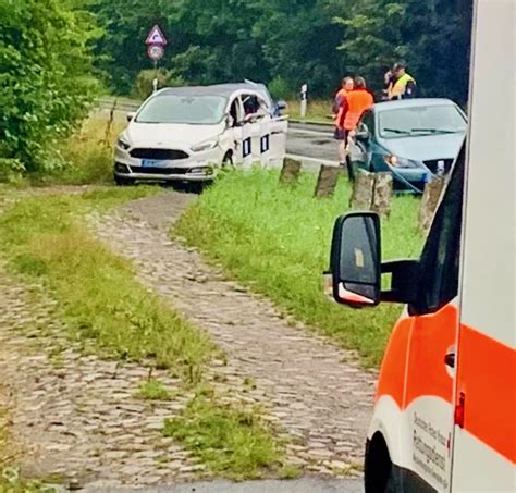 Mann Und Kind Bei Unfall Auf Der B Leicht Verletzt Wir Sind