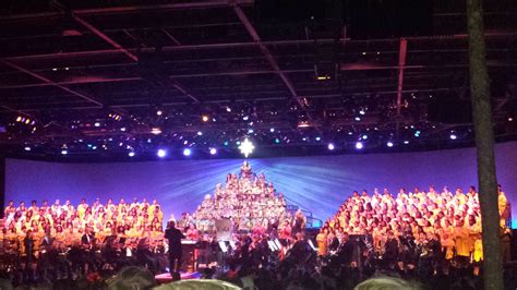 Dec 16 2015 Epcot Candlelight Processional At America Gardens Theatre