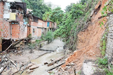 Casas En Riesgo Por Desbordamiento De Quebrada Diario Avance