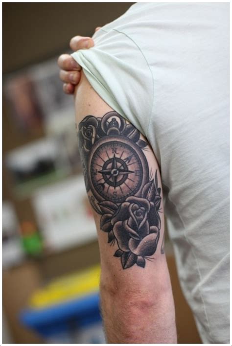 Get Awesome Compass Tattoo Designs