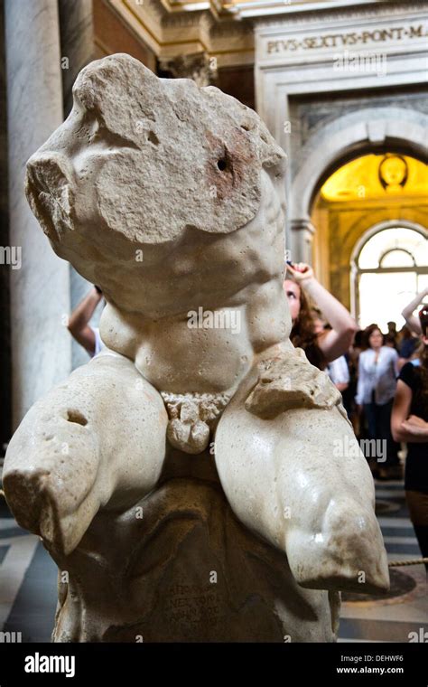 Steinskulptur Torso Von Belvedere In Einem Museum Vatikanischen Museen