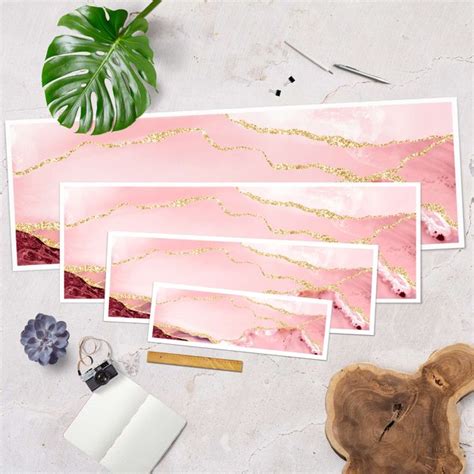 Abstrakte Berge Rosa Mit Goldene Linien Poster Im Panoramaformat