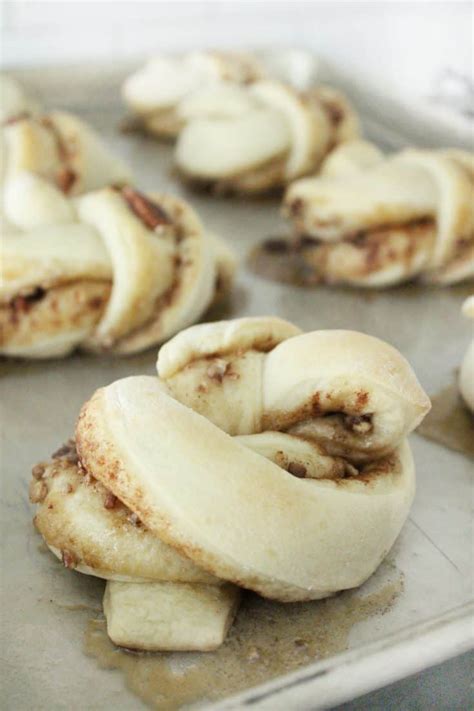 Easy and Delicious Caramel Pecan Rolls - Pretty Providence