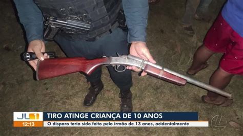 Criança de 10 anos morre ao ser atingida por tiro de espingarda