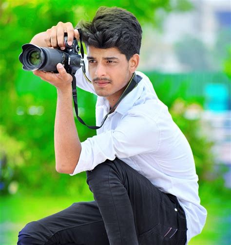 100 Free Paparazzis And Photographer Images Pixabay