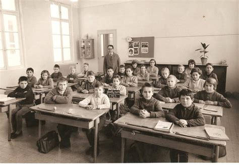 Photo de classe CM2 de 1962 école Communale Copains d avant