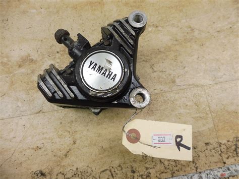 1983 Yamaha Xvz1200 Xvz12 Venture Y737 Right Front Brake Caliper Ebay