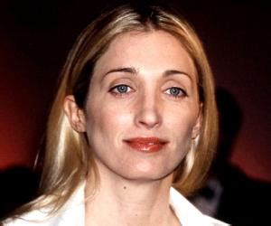 Carolyn Bessette-Kennedy Biography - Facts, Childhood, Family Life & Achievements