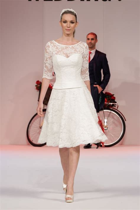 Vintage Lace Wedding Dresses Tea Length With Sleeves