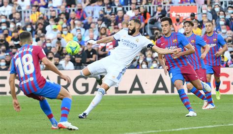 Foto Dua Debutan Cetak Gol Laga El Clasico Jilid Satu Musim