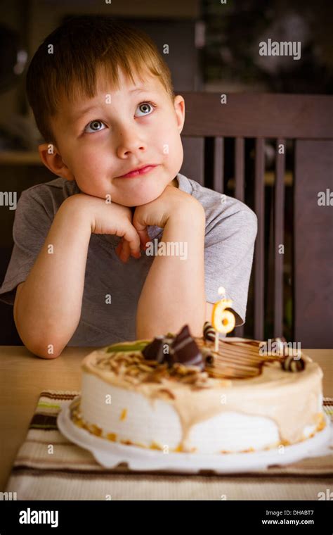 Torta Compleanno 6 Anni Immagini E Fotografie Stock Ad Alta Risoluzione Alamy