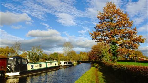 A Gongoozler Persective Of The Llangollen Canal From Hurleston