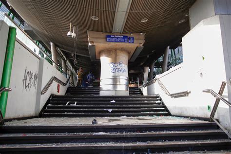 Así quedó el metro de Chile tras los destrozos en la red más moderna de América Latina Infobae