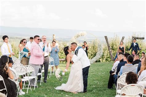 Showalters Orchard Wedding Photos Wedding Venues In Shenandoah Valley