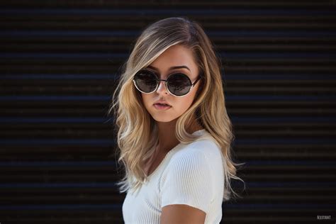 Face Model Portrait Long Hair Women With Glasses Sunglasses