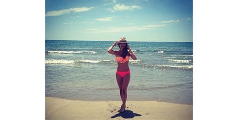 Capucine Anav Sexy En Bikini Rose Purebreak