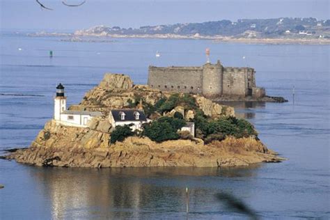 Les Plus Beaux Phares De Bretagne Phares De Bretagne Morlaix Bretagne