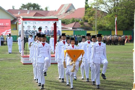 InfoPublik Cita Cita Menjadi Polwan Profil Singkat Dela Pembawa Baki