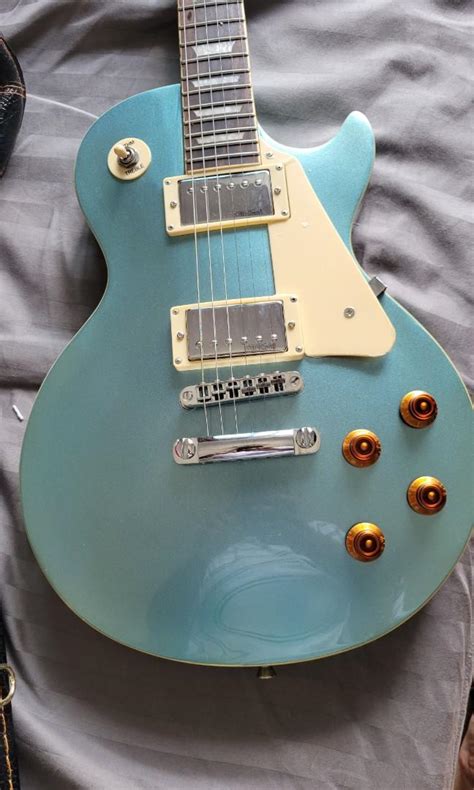 Beautiful Les Paul Design Electric Guitar In Pristine Condition For