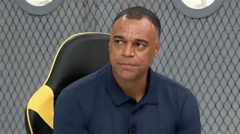 Denílson contesta atitude de Vinícius Júnior em Venezuela x Brasil