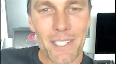 Eagle Eyed Fans Say Tom Brady Dissed The Atlanta Falcons In New Video Huffpost Entertainment