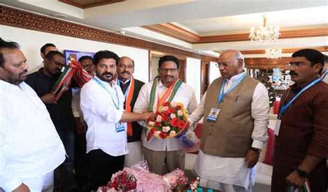 Telangana Former Mla Yennam Srinivas Reddy Joins Congress