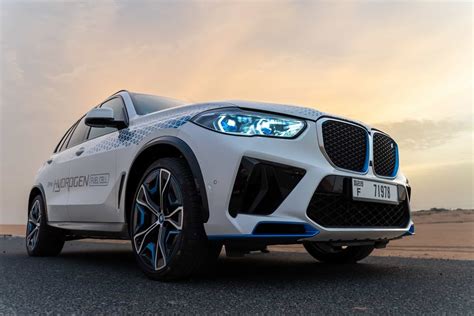 BMW iX5 Puts Hydrogen Power To Use In Acceleration Test: Video
