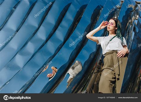 Wroclaw Poland May 2018 Beautiful Young Woman Front Sculpture Made