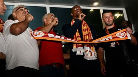 Galatasaray Dan Fenerbah E Ye Ali Cabbar L Zaha Mesaj