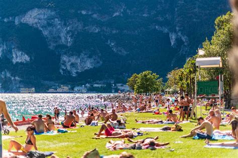 Gardameer Gardasee Riva Del Garda Strand Wandern In Südtirol