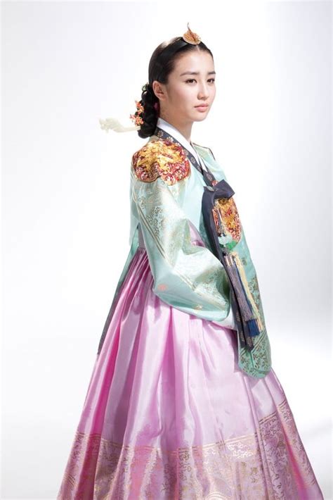 Hanbok Queen Inhyeon