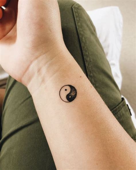 Cute Small Tattoos That Are Barely Noticeable Society Arrow