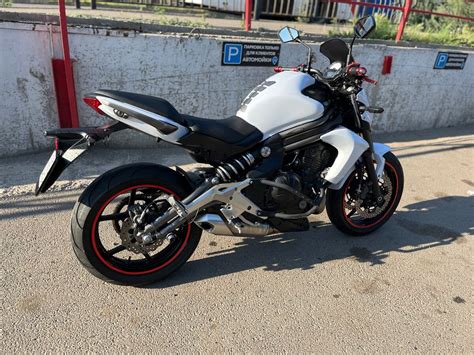 Купить б у Kawasaki ER 6N инжектор в Красноярске белый naked bike 2013 года по цене 550 000