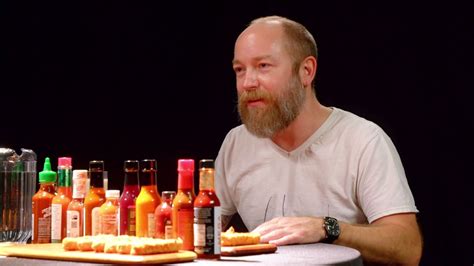 Hot Ones Staffel Folge Kyle Kinane Gets Angry Eating Spicy Wings