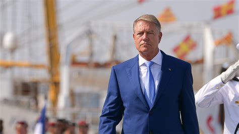 Pre Edintele Klaus Iohannis A Semnat Mai Multe Decrete Cine Sunt