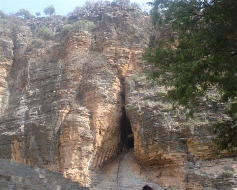 Yaganti Caves, Banganapalle, India Photos