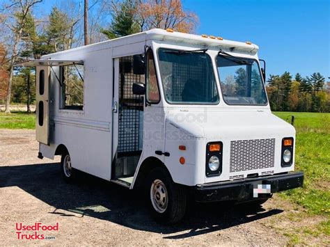 Well Maintained Chevrolet P Step Van Food Truck With Brand New Interior