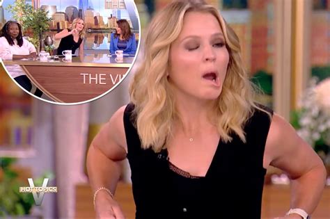 Sara Haines Intenta Transformarse En Un Pene En Directo En The View