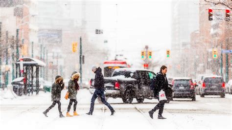 Toronto Is Bracing For Up To 10 cm Of Snow & There's Even A Risk Of ...