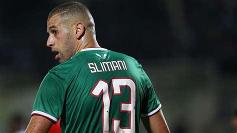 Can Slimani L Attaquant Toile De L Alg Rie Face Une Blessure