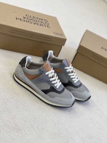 Кроссовки Clarks - купить с доставкой по выгодным ценам в интернет ...