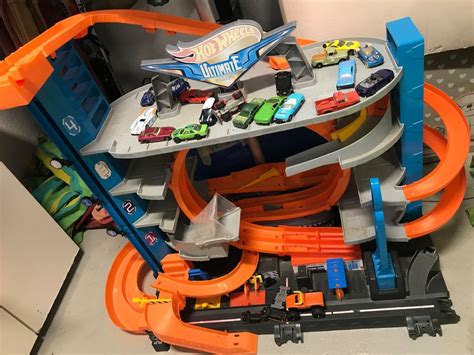 Hot Wheels Ultimate Garage Parkhaus Mit Autos Gebraucht In Villnachern F R Chf Nur